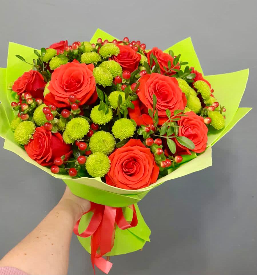 Букет цветов из: Хризантемы и Розы в Ключах