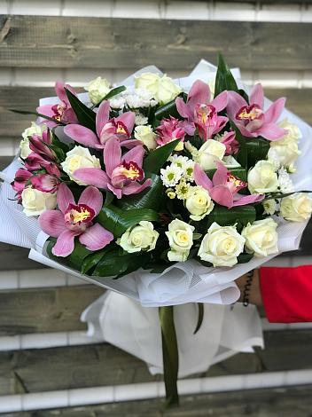 Букет цветов из: Розы и Хризантемы в Ключах
