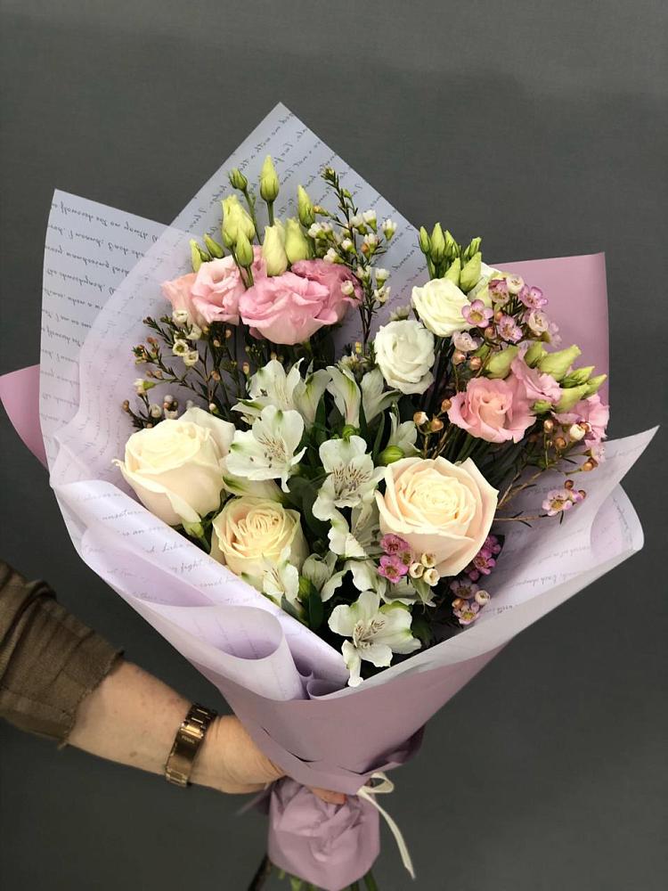 Букет цветов из: Альстромерии, Розы и Лизиантусы в Ключах