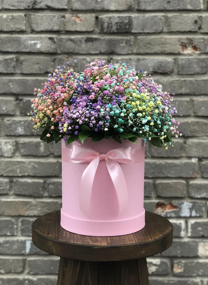 Цветочная композиция из Гипсофила и Розы в шляпной коробке в Ключах