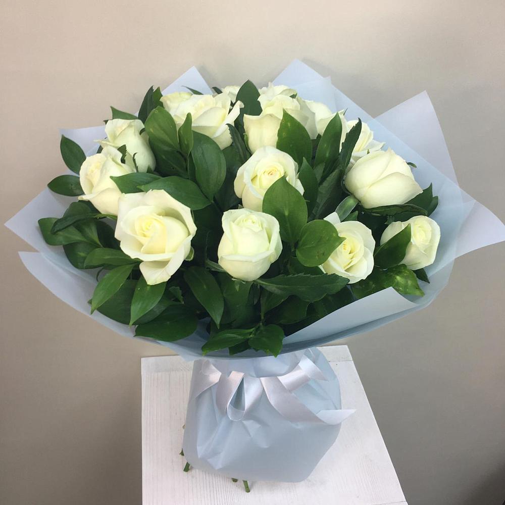 Букет 15 Белых роз Проуд в Ключах