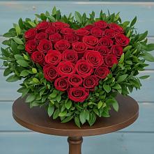 Цветочная композиция из Розы в виде сердца в Ключах