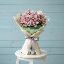Букет цветов из:  Орхидеи и Розы в Ключах