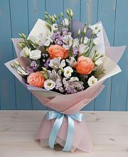 Букет цветов из:  Лизиантусы, Розы, Альстромерии и Гипсофила в Ключах