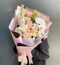 Букет цветов из:  Хризантемы и Розы в Ключах