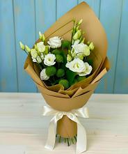 Букет цветов из:  Хризантемы и Лизиантусы в Ключах