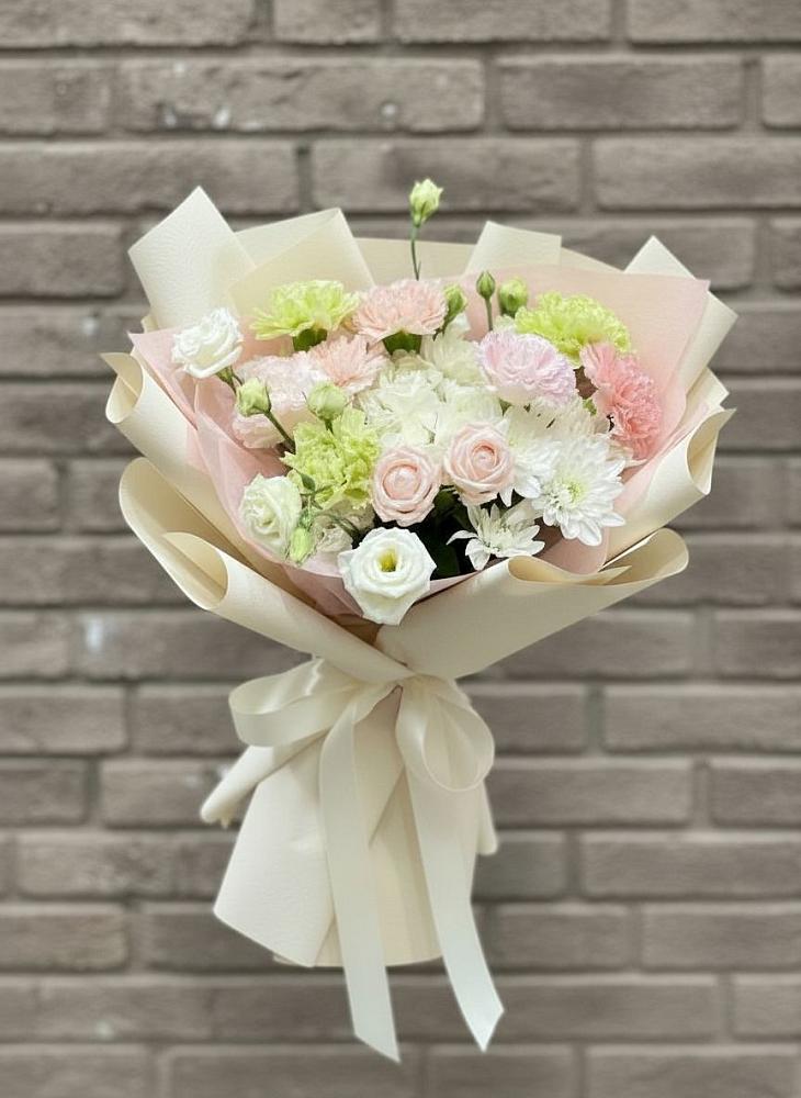 Букет цветов из: Гвоздики, Розы, Лизиантусы и Хризантемы в Ключах