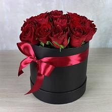 Цветочная композиция из Розы в шляпной коробке в Ключах