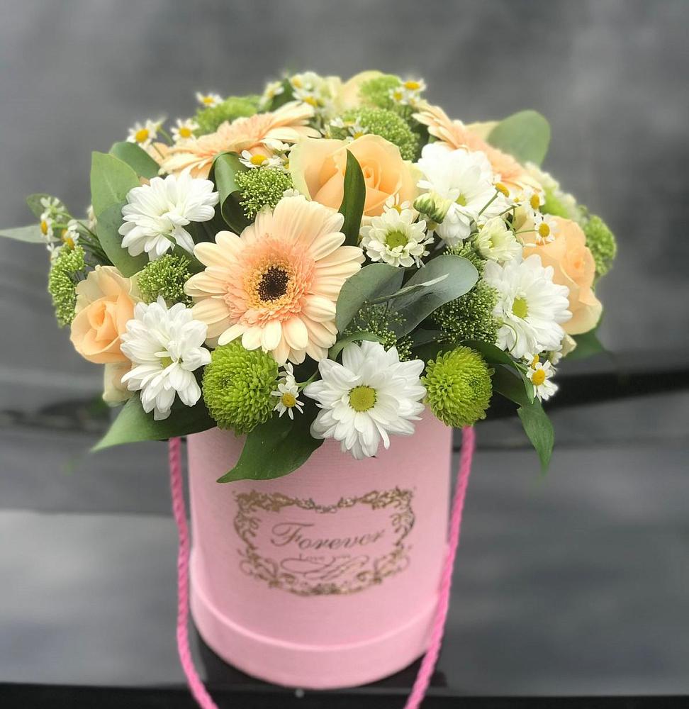 Цветочная композиция из Розы, Герберы и Хризантемы в шляпной коробке в Ключах