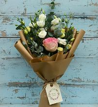 Букет цветов из:  Розы и Лизиантусы в Ключах
