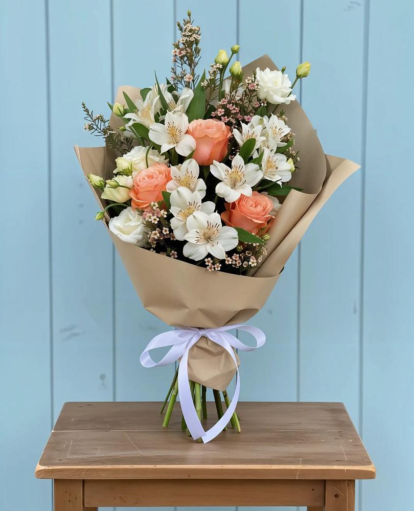 Букет цветов из: Альстромерии, Лизиантусы, Розы и Хризантемы в Ключах