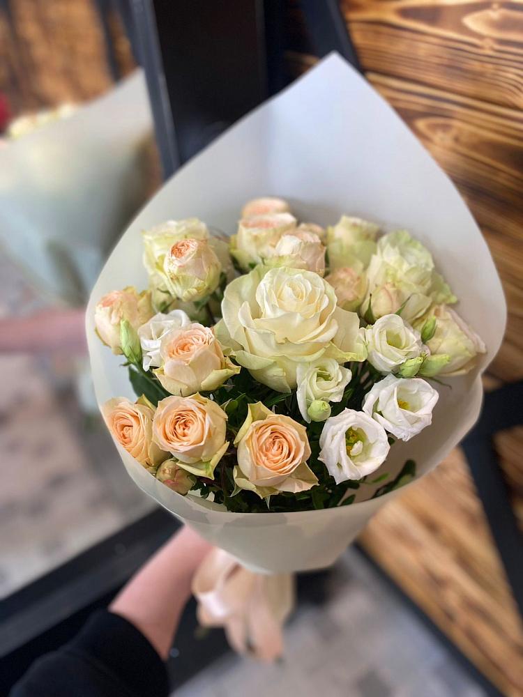 Букет цветов из: Розы и Лизиантусы в Ключах